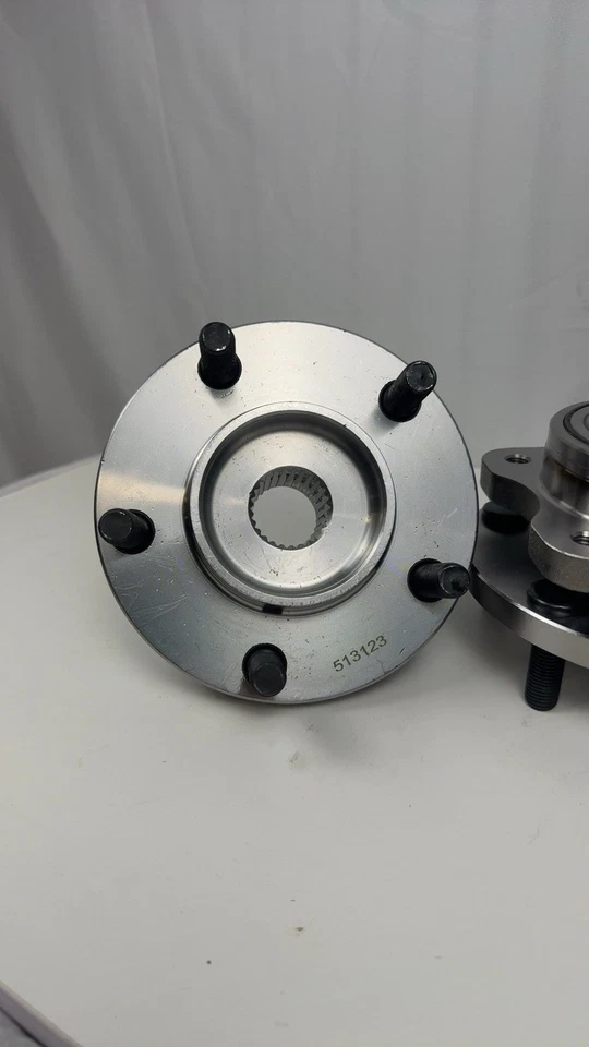 Pair of 2 Front Wheel Hub BearingAssembly For 2000 Chrysler Grand Voyager 513123 - Image 2 of 4