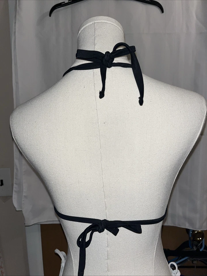 Sexy Top de Bikini Mossimo Negro Bordado Diseño a Rayas Acolchado Tirantes Talla D/DD Foto 3 de 4