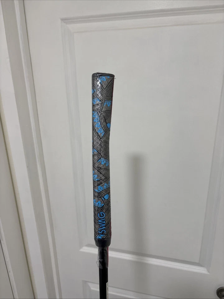 THE BOSS 2.0 PUTTER PVD NEGRO Nuevo 36” - Personalizar empuñaduras Lamkin Foto 3 de 4