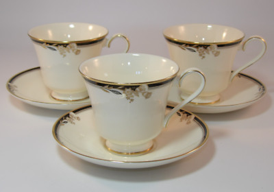 3 Minton Newbury Tassen & Untertassen mit Fuß um 1990 TOP