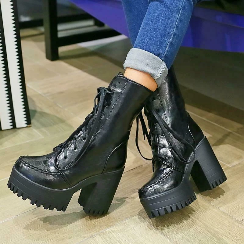 Feminine combat style boots hotsell