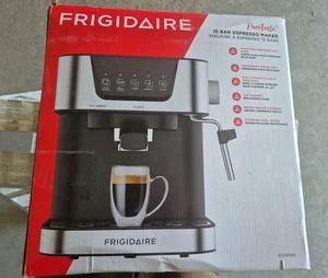 Frigidaire 15 Bar Espresso Maker. 15-Bar Pompe à Ulka haute pression ECESP255 NEW