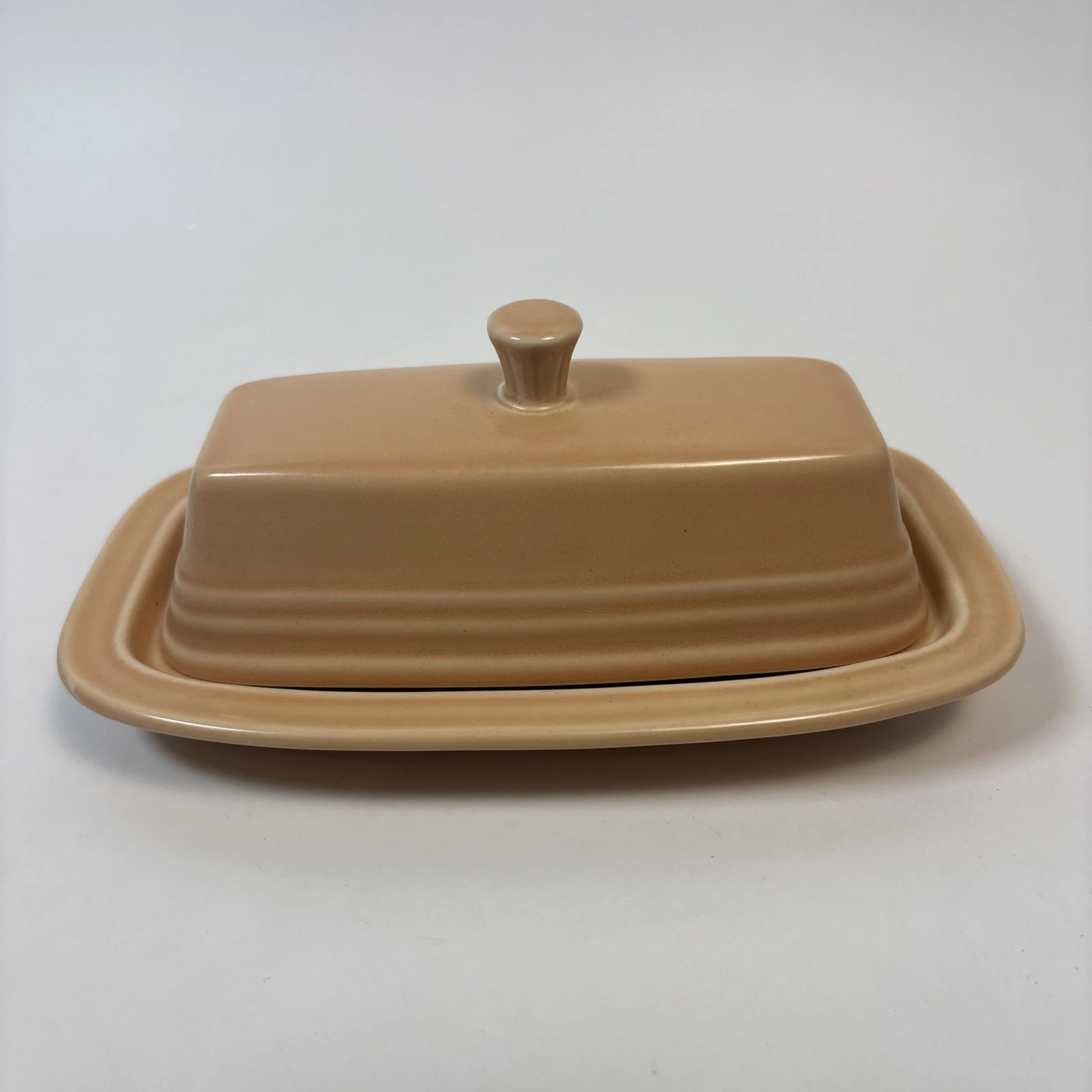 Vintage Fiesta Fiestaware Rose Pink Covered Butter Dish - Read
Opens in a new window or tab