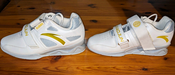 *NUEVOS* ANTA LUXIAOJUN ZAPATILLAS DE LEVANTAMIENTO DE PESAS PARA HOMBRE TALLA 8 BLANCO/DORADO *RAROS* 5