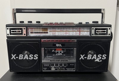 QFX J-22U BT Retro AM/FM/SW1/2 4-Band Radio Cassette Graphic