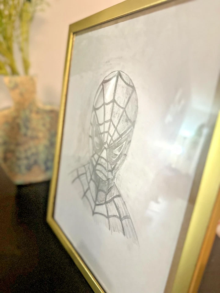 NUEVO DIBUJO HECHO A MANO DE SPIDERMAN CON MARCO "9"11 CON GANCHOS PARA COLGAR  Foto 3 de 4