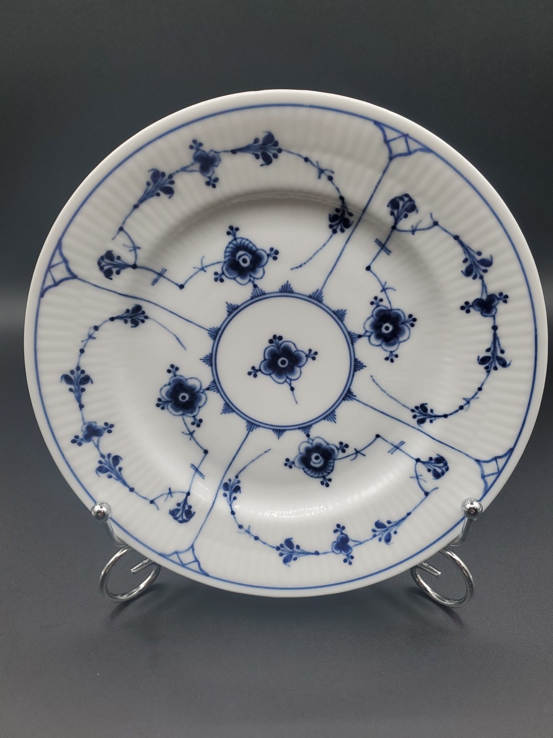 First Quality Royal Copenhagen Blue Fluted Plain 6 3/4