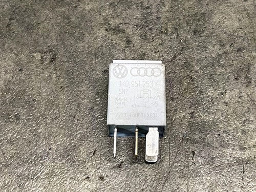 VW Audi Relais 449 1K0951253 Kraftstoffpumpenrelais #N27517