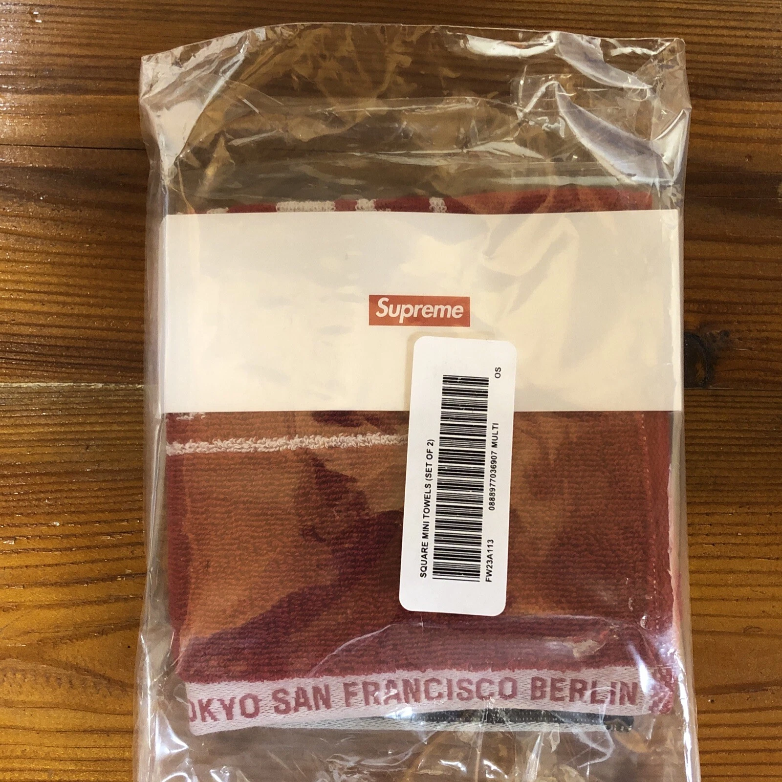 Mini serviettes Supreme Square (lot de 2) (noir et rouge) FW23A113