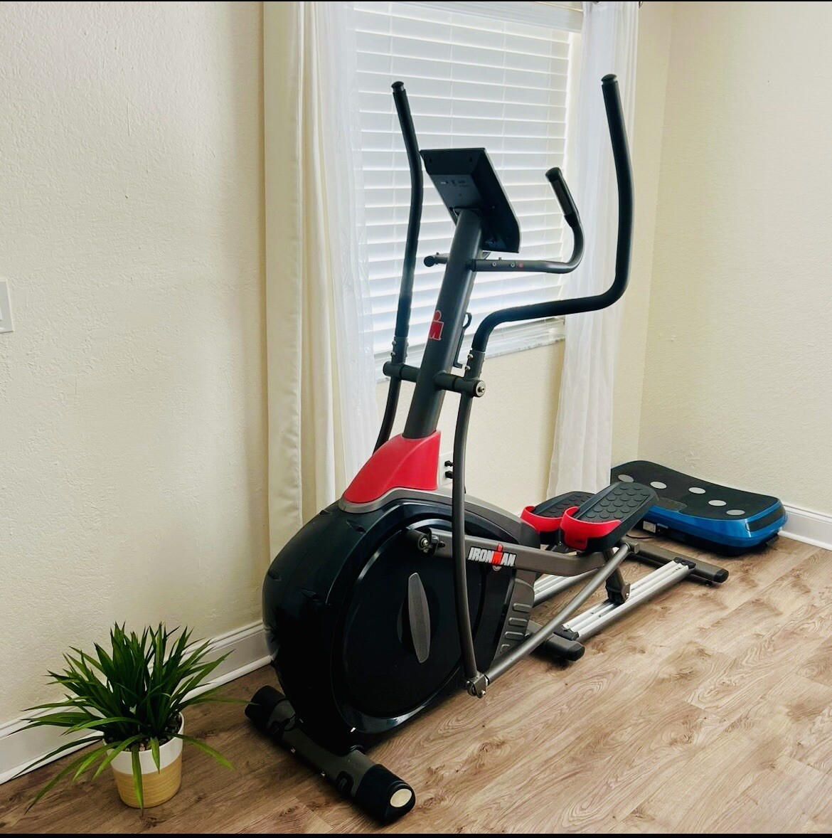 Ironman Elliptical. Perfect condition.
