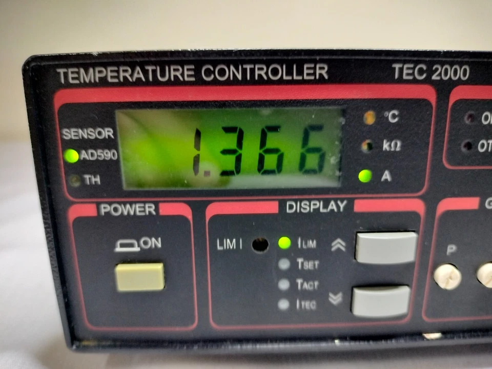 THORLABS TEC 2000 TEC2000 2A/12W Temperature Controller 30W 230VAC - Image 4 of 4