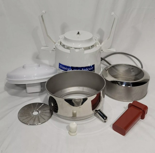 Olympic OMEGA Fruit and Vegetable Centrifugal Juicer Model 1000 for