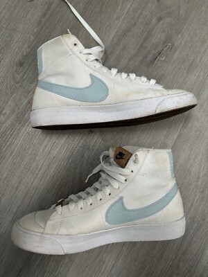 Nike Shoes Womans Blazer Mid 77 SE 