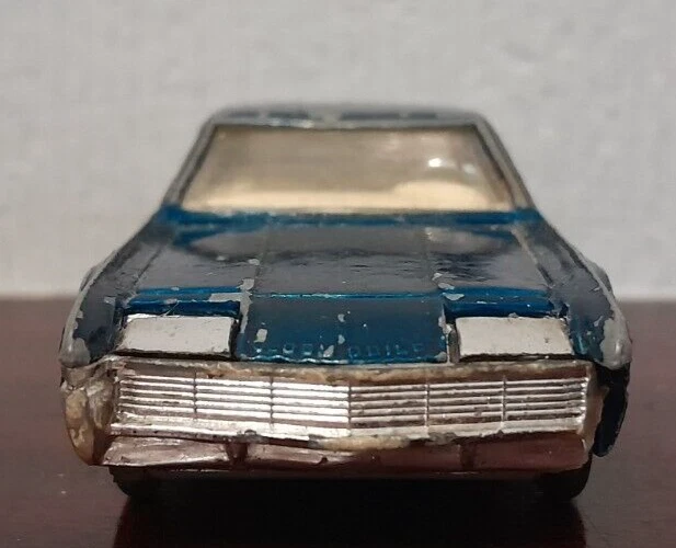 CORGI OLDSMOBILE MODELO TORNADO COCHE NIÑOS JUGUETE COLECCIONABLE Foto 3 de 4
