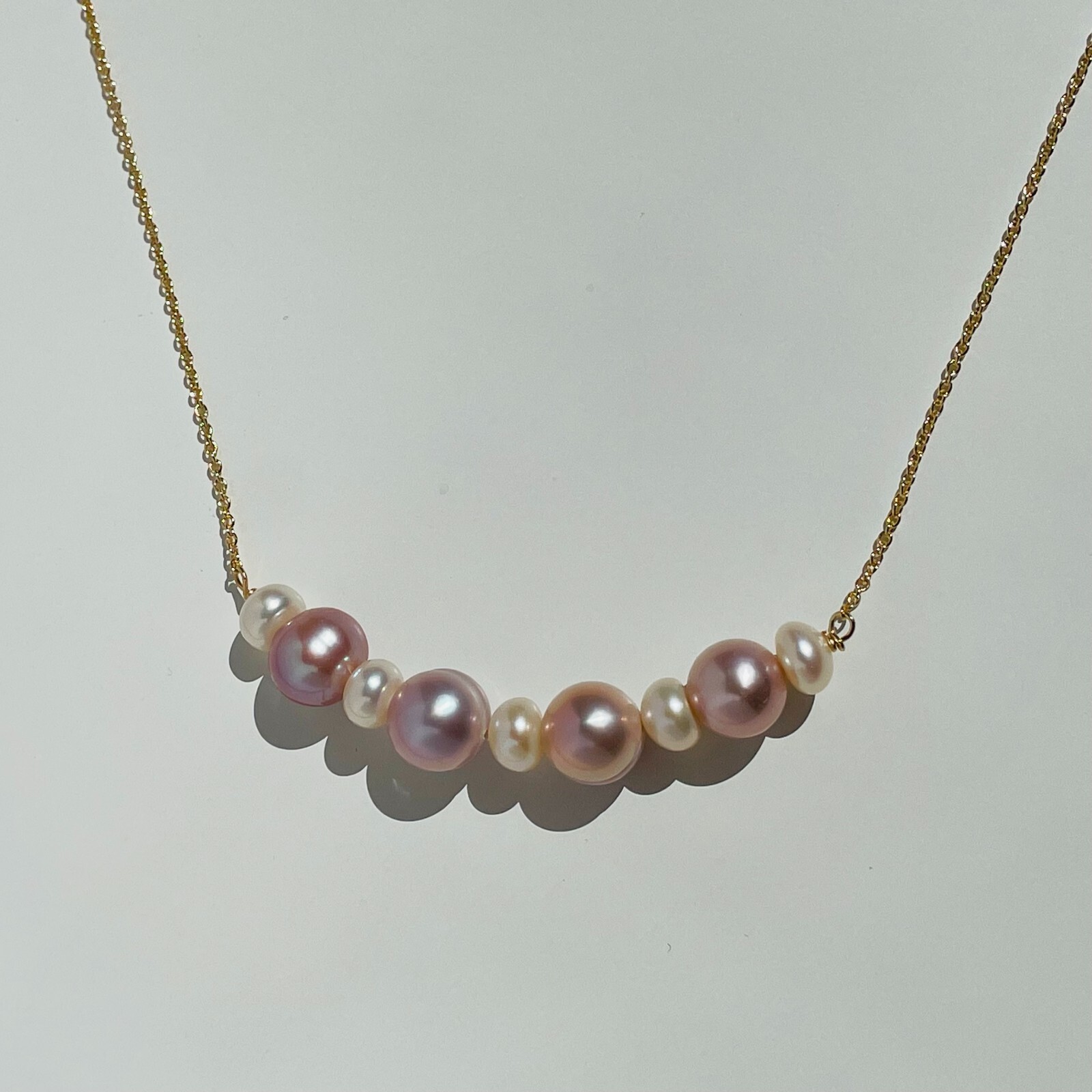 Collier en gold filled et perles de culture d'eau douce rose baroque naturelle de 45cm