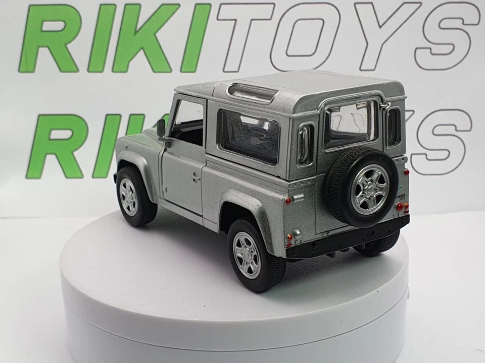 Land Rover Defender New Ray 1/32 Argento 2004 - Immagine 2 di 4