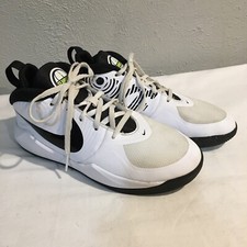 NIKE TEAM HUSTLE D 9 BOY'S 4Y WHITE BLACK HI TOP BASKETBALL SHOE AQ4224-100