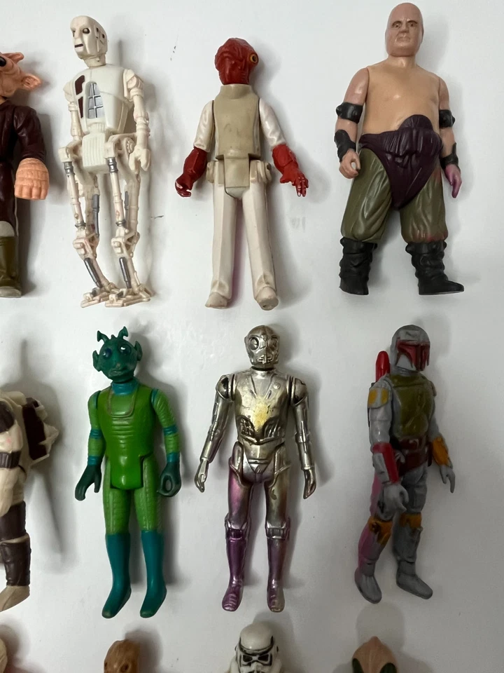 ORIGINAL KENNER STAR WARS 1977-1983 LOT OF 27 FIGURES W/ ACCESSORIES DAMAGED - Image 4 of 4