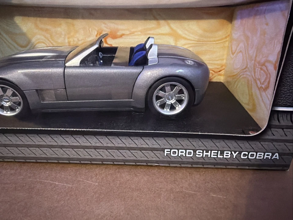 HOT WHEELS Metal Collection Ford Shelby Cobra Model New - Image 2 of 4