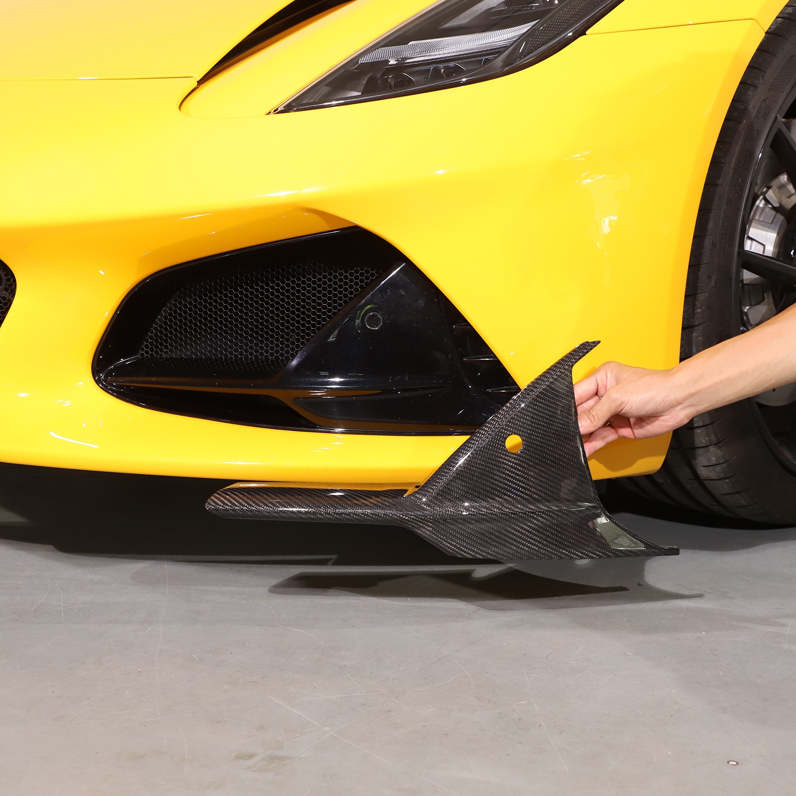 Real Carbon Fiber Front End Grille Accent Trim Cover Fits Lotus EMIRA 2023-2026