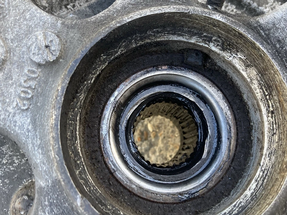 Buje de rueda trasero lado izquierdo para Jaguar XF X250 MK1 RWD 3.0 diésel genuino 2012 Foto 4 de 4