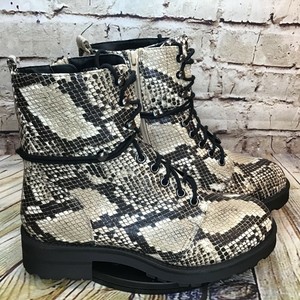 mia maeva combat boot