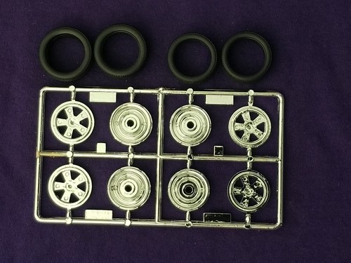 20 inch WHEELS & LOW PROFILE TIRES from Revell 1:24 Model Kit 70 Mustang Boss429 - Picture 7 of 21