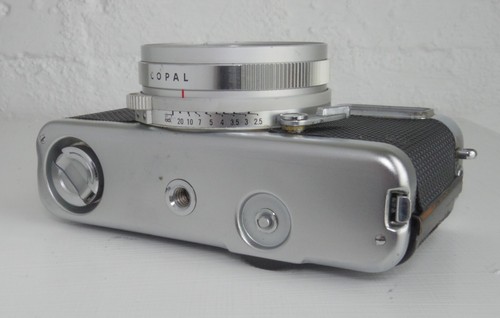 Yashica Half 17 35mm Half Frame Film Camera 3.2cm f1.7 Lens - Works - Sold AS IS - Picture 9 of 10
