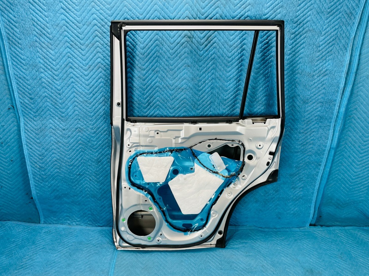 Lexus GX460 Rear Passenger Door Shell w/ Mouldings 2010-2019