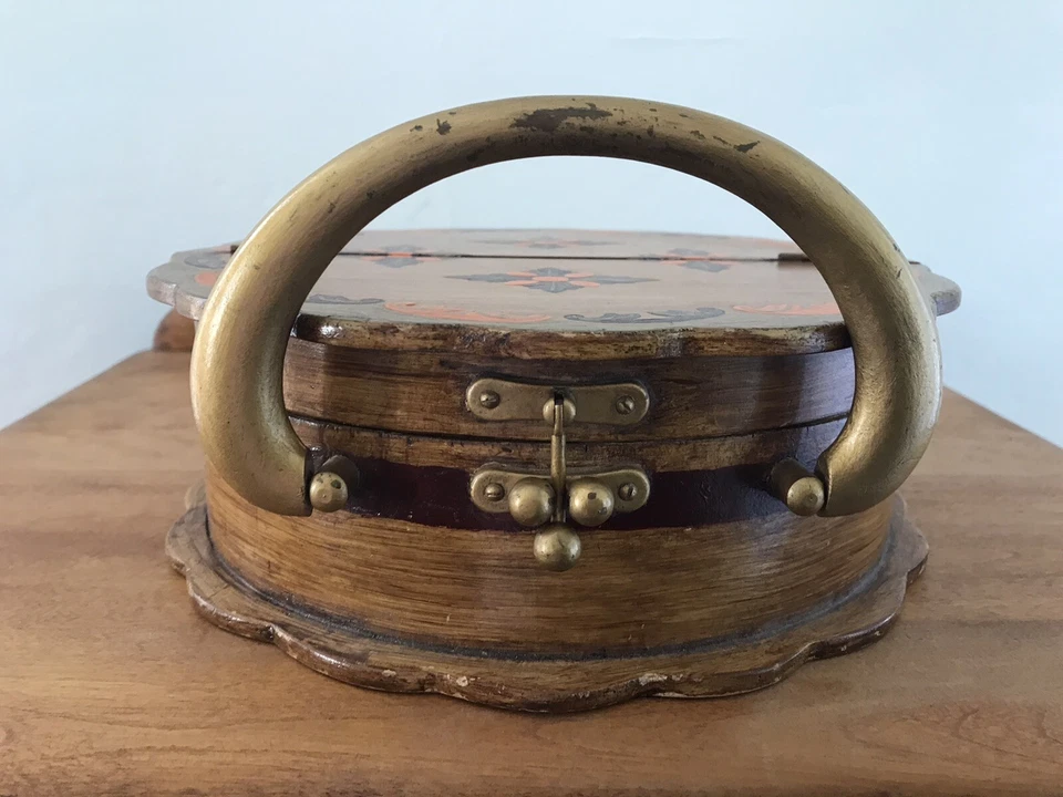 Bolso sin asas vintage hecho a mano Dama Londres caja círculo redondo pintado a mano MADERA Foto 3 de 4