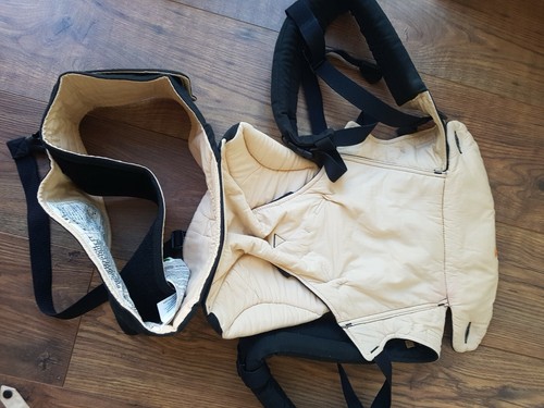 Ergobaby All Positions 360 Babytrage schwarz/camel mit New Born Einsatz - Bild 3 von 12