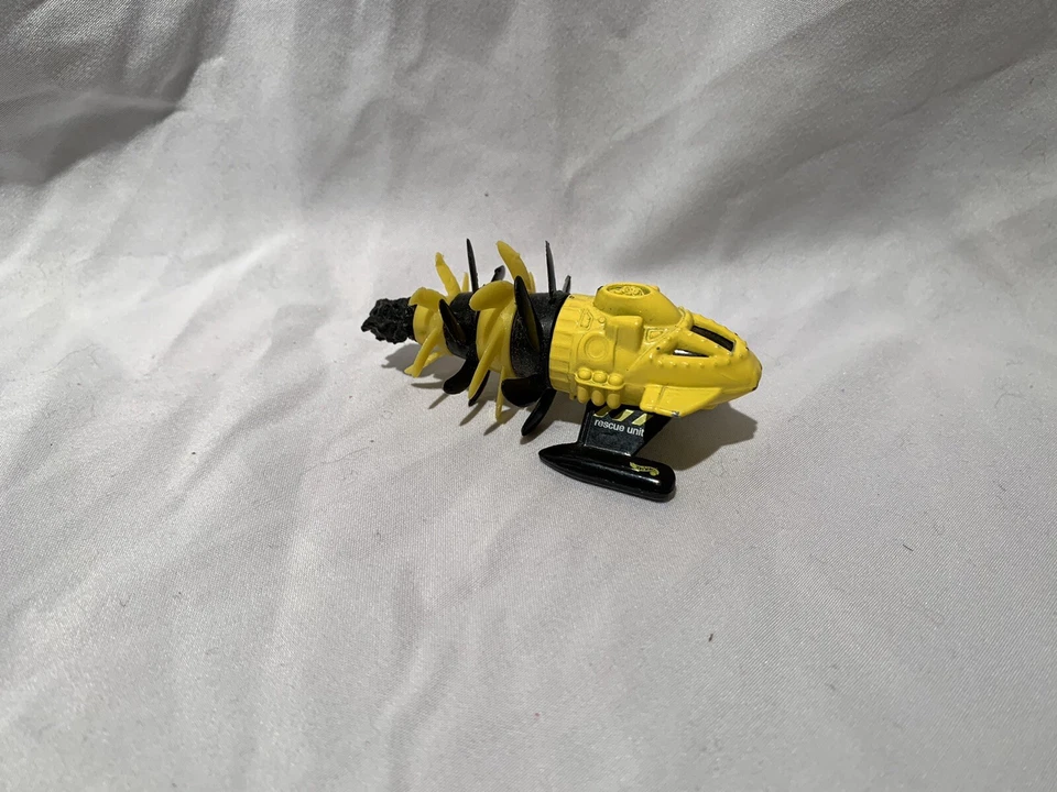 1998 Hot Wheels Ocean Blasters Fathom This Yellow and Black 1/64 Scale LOOSE - Image 2 of 3