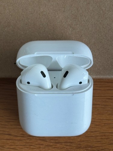Apple AirPods 1st Generation In-Ear Headsets with Charging Case - White - Picture 2 of 11