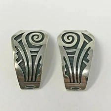Vintage Lawrence Saufkie Hopi Sterling Silver Bear Clan Watch Tips ref052