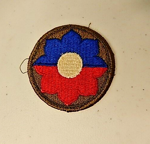 WW2 U.S. ARMY 9th INFANTRY DIVISION WHITE BACK CUT EDGE COLOR PATCH - Picture 1 of 4