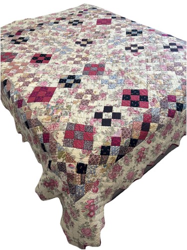 Vintage Victorian Heart Quilt Bedspread Coverlet 93x88 Scalloped Edge Perfect