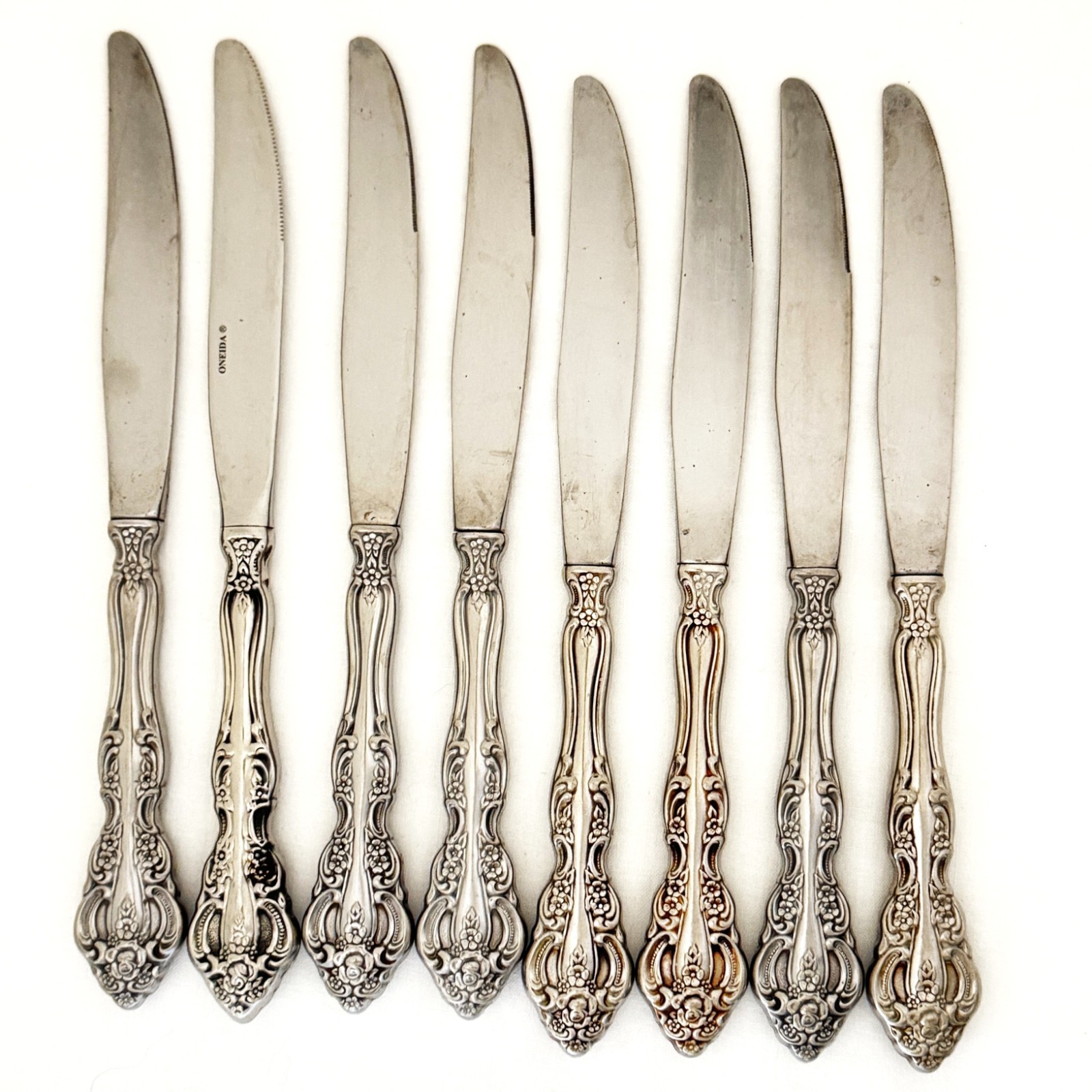 Lot of 38 Michaelangelo Heirloom by Oneida Stainless Flatware