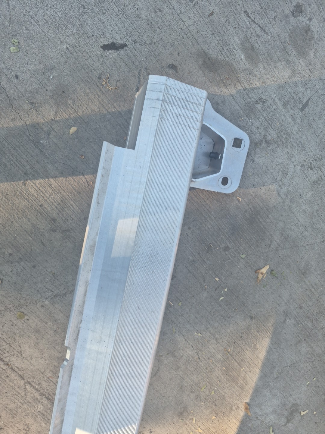 2020 -2022 Bentley Flying Spur Rear Bumper Beam Reinforcement 3SE807309B OEM