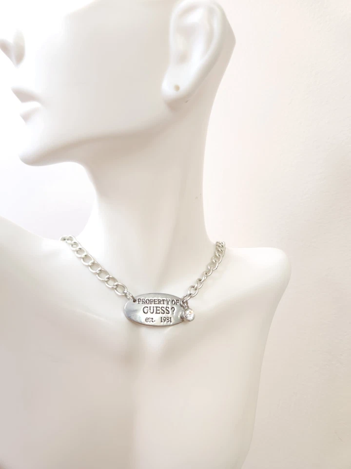 Ожерелье женское винтажное 1981 СОБСТВЕННОСТЬ GUESS подписанная подвеска серебряная цепочка 16 дюймов - Изображение 2 из 4