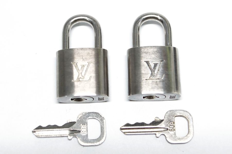 LOUIS VUITTON パドロック 20個セット ヴィトン Padlock③ Near MINT Louis Vuitton Padlock & Keys silver Accessories Number