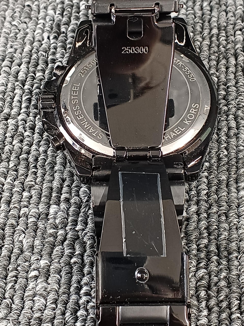 MICHAEL KORS MK-5550 Analog Watch thumbnail 9