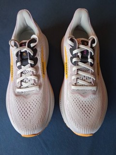 Brooks WOMEN'S GHOST 17 OYSTER APRICOT RUN shoes Sz. 7 NEW!!!!!