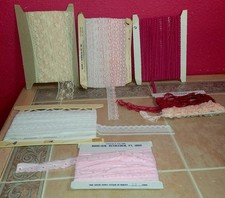 Vintage Duża partia róż i białej koronki Piękna Unikalna Stretch Kwiatowa 