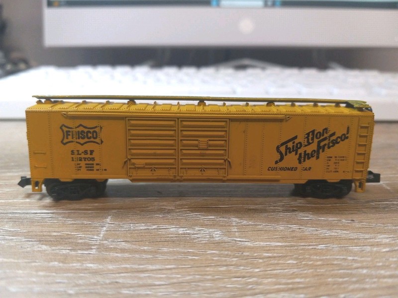 VINTAGE TRIX, N SCALE. 50' BOX CAR. FRISCO. W/METAL WHEELS. FREE SHIPPING