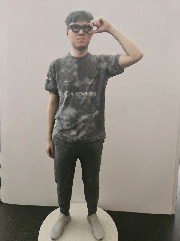 Mastercard POTW Statue - 100T TOMO