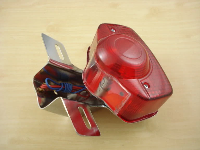 Soporte + Luz Trasera HONDA S90 CB100 CL100 CB125S CB125 CB175 Foto 2 de 4