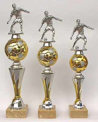 LÜCK POKALE 3er-Serie Pokal Pokale Fußball Figuren auch mit Damen "on Fire" inkl. Gravuren