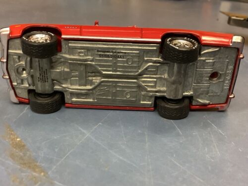 1/64 JOHNNY LIGHTNING 1974 PONTIAC VENTURA GTO RED 1 OF 2496 - Picture 6 of 7