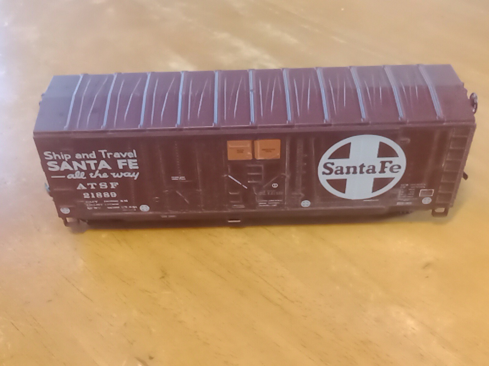 HO Scale Model Train Brown Box Car Santa Fe ATSF 21889 Ship & Travel Boxcar eBay