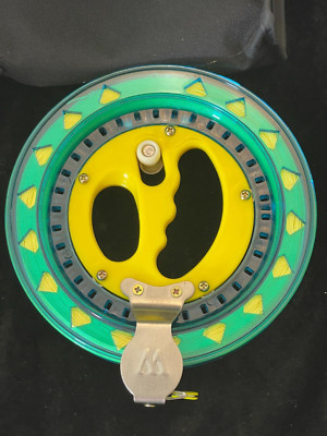 Mint's Kite Reel Winder Blue with Yellow String - Watch Demo!